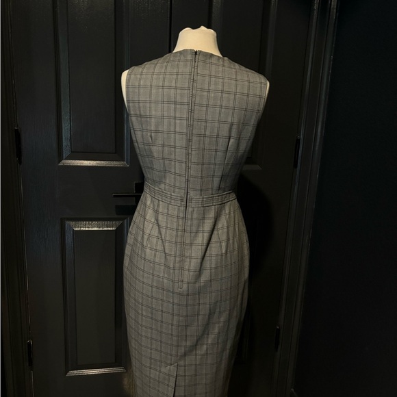 Ted Baker Gray Sleeveless V-Neck Sheath Midi Dress - Picture 3 of 4